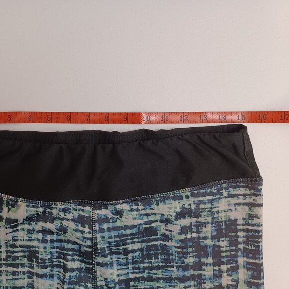 Women's NYL Green and Black Mid-Calf Length Yoga Pants Size XL - Picture 4 of 8